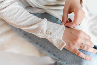 Sarah, la Délicate - Haut avec ouverture sur les côtés (allaitement)